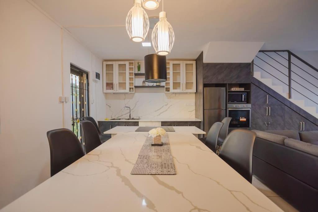 Le Palmiste Lovely 2-Bedroom Duplex With Pool Grand-Gaube Exterior foto